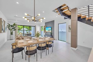 Dining - LasOlas-8 BD Two Pool-BBQ-Games (Fort Lauderdale)