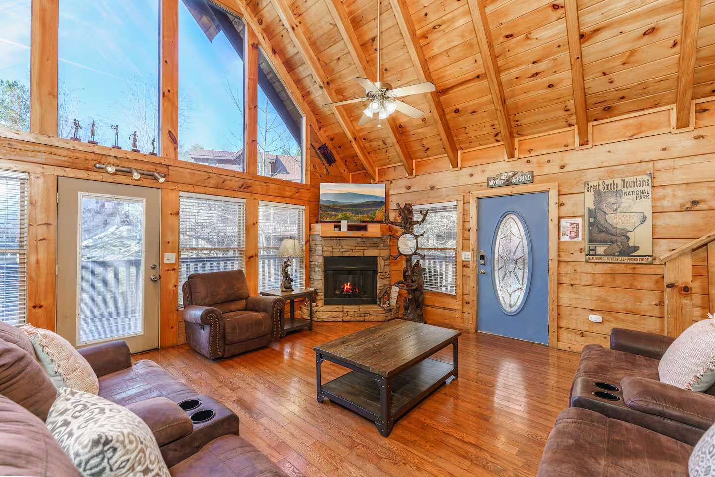 TV, peis og kontorer