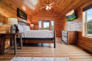 2 bedrooms, iron/ironing board, WiFi, bed sheets - Handicap Friendly Cabin Retreat・Pool Table・Grill (Pigeon Forge)