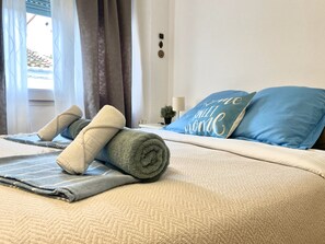 1 bedroom, iron/ironing board, WiFi, bed sheets - Migjorn Apartment: Perfect Location in Sitges (Sitges)
