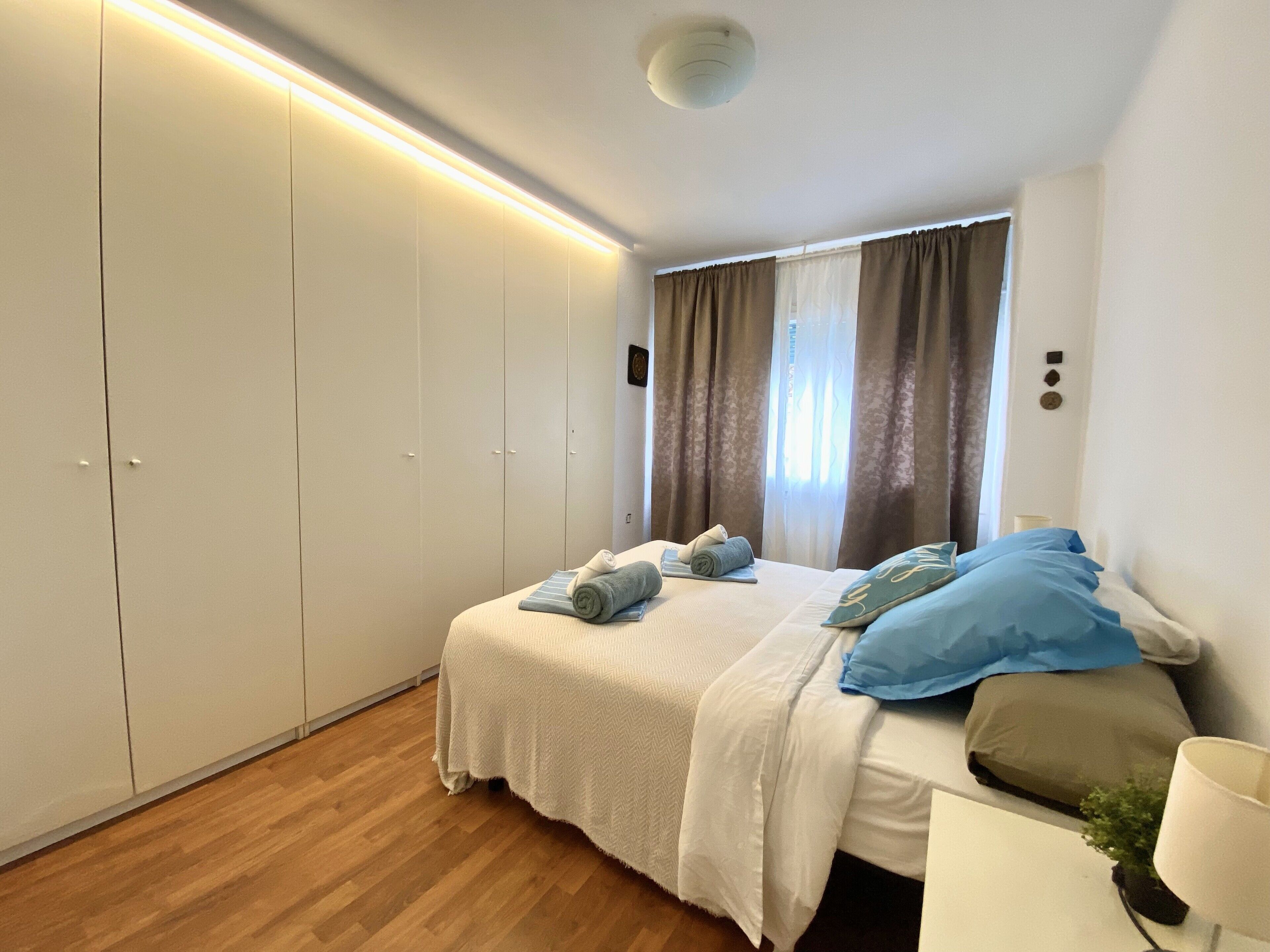 Strykjärn/strykbräda, wi-fi och sängkläder