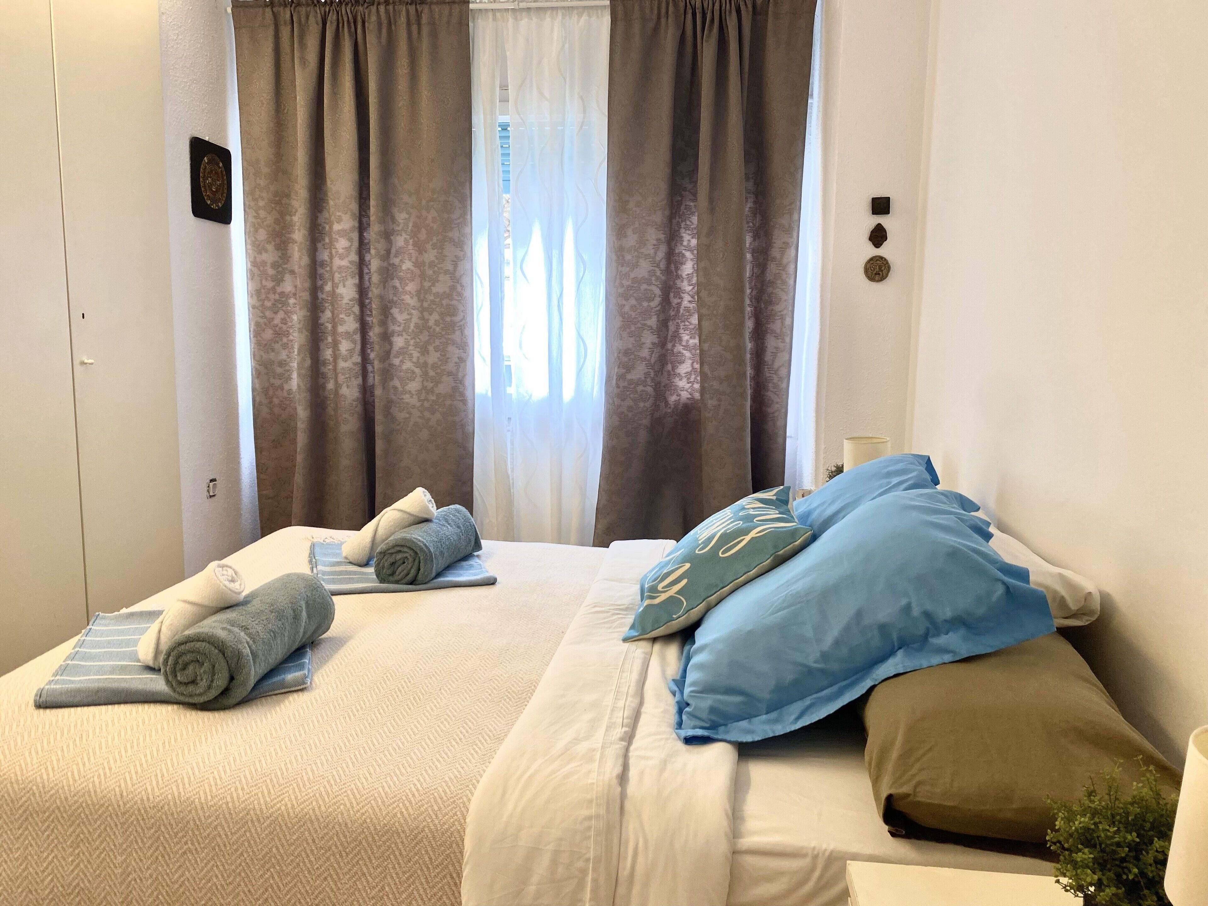 Strykjärn/strykbräda, wi-fi och sängkläder