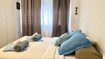 Strykjärn/strykbräda, wi-fi och sängkläder