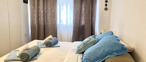 1 chambre, fer et planche à repasser, Wi-Fi, draps fournis