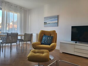 Living area - Newly renovated 1-bedroom apartment 180 m from spa. Ideal for curists.4 **** (Vichy)