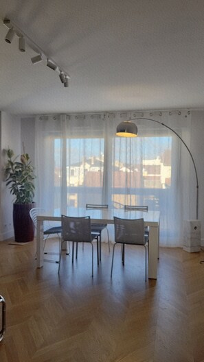 Interior - Newly renovated 1-bedroom apartment 180 m from spa. Ideal for curists.4 **** (Vichy)