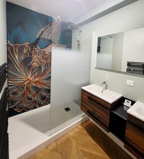 Shower, hair dryer, bidet, towels - Newly renovated 1-bedroom apartment 180 m from spa. Ideal for curists.4 **** (Vichy)