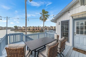Outdoor dining - Waterfront Condo | Spacious Deck & Intracoastal Waterway Access (Corpus Christi)