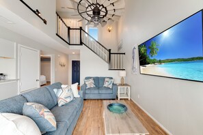 TV - Waterfront Condo | Spacious Deck & Intracoastal Waterway Access (Corpus Christi)