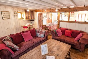 TV, DVD player - La Ferme des Astres: Stunning Charm and Breathtaking Views! (Les Angles)