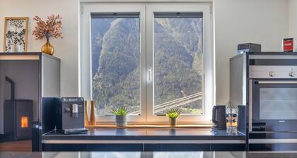 Holiday Home 'Alpenblick De Luxe' with Mountain View, Private Terrace & Wi-Fi