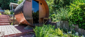 Cottage in a Green Setting with Pool, Fireplace, Barrel Sauna & Mountain Views