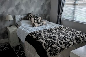 Room - Caravan - Sleeps 6 - Short Walk to Rhyl Beach (Rhyl)