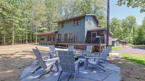 Exterior - Remodeled Luxury Lake Home 4BR/4BA + Bonus Space (Manitowish Waters)