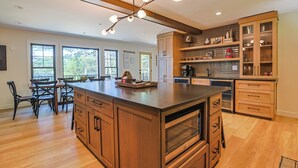 Private kitchen - Remodeled Luxury Lake Home 4BR/4BA + Bonus Space (Manitowish Waters)