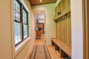 Interior - Remodeled Luxury Lake Home 4BR/4BA + Bonus Space (Manitowish Waters)