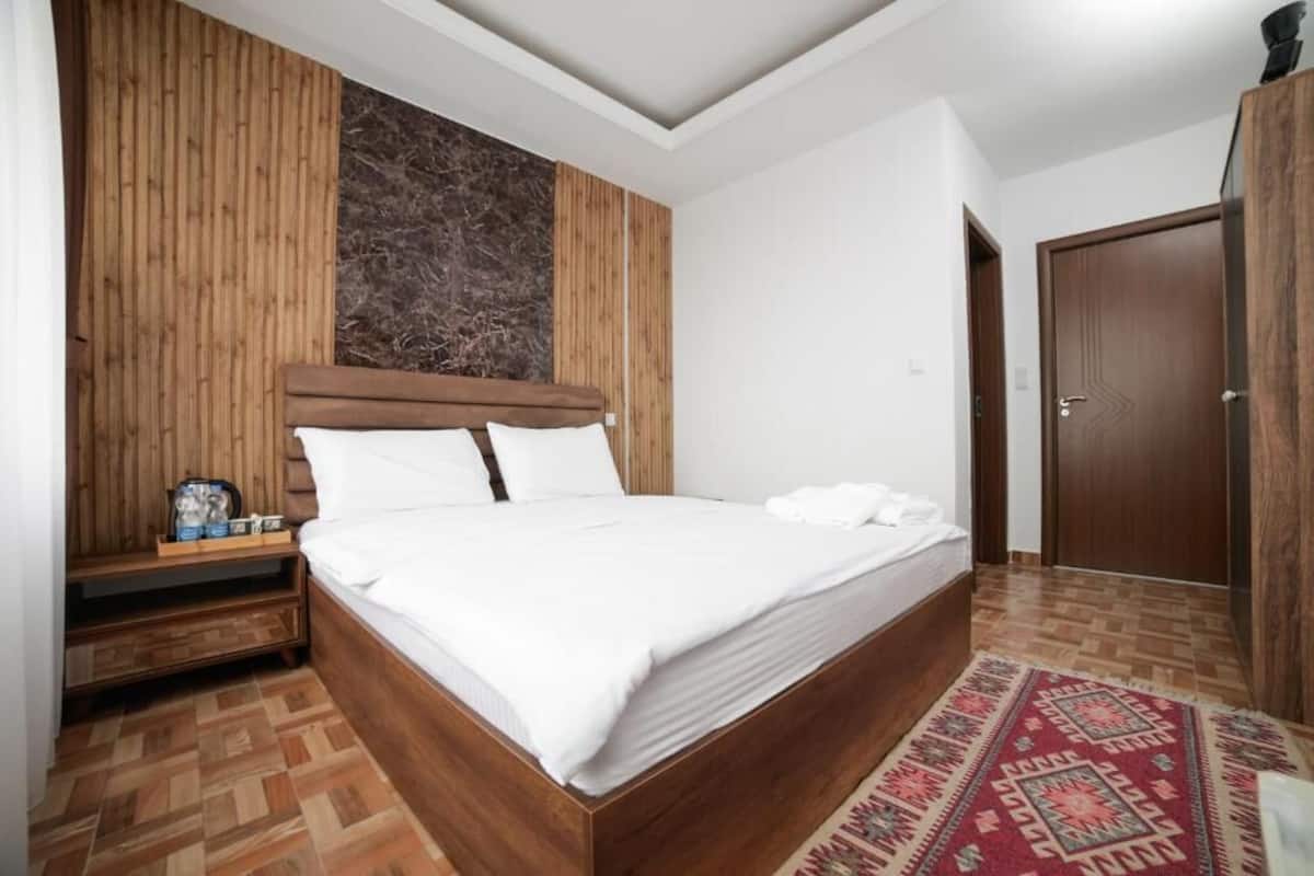 Basic Double Room | WiFi (free)