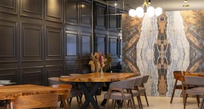 Denis Hotel