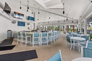 Bar (on property) - Brand-New Charming Pool Home in Exclusive Resort (Clermont)