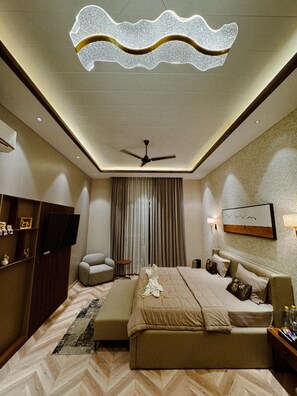 مكتب ومساحة عمل للكمبيوتر المحمول وواي فاي مجانًا