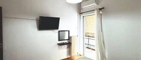 2 chambres, fer et planche à repasser, Wi-Fi gratuit, draps fournis