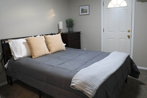 Ralls 2BR: Kitchen, Washer, 40m Digital Galaxy