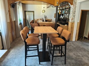 Dining - Room 'Doppelzimmer 10' with Mountain View and Wi-Fi (Diemelsee)