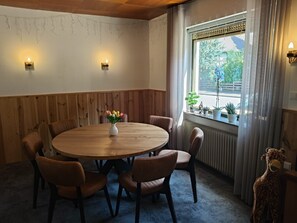Dining - Room 'Doppelzimmer 13' with Mountain View and Wi-Fi (Diemelsee)