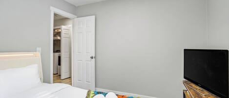 Desk, free WiFi, bed sheets