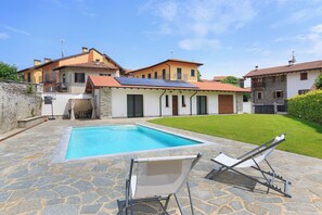 Outdoor pool - Walnut House Apartment (Vezzo)
