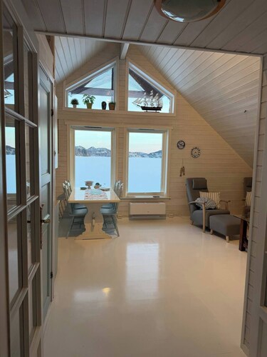 Cabin by the sea - a quiet gem in the Viksefjord