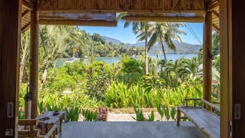 Dobbeltrom – deluxe, sjøutsikt | Overnattingsstedets uteområder