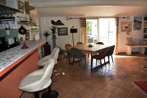 Dining - CHARMING PROVENCAL HOUSE NEAR PONT DU GARD (Estézargues)
