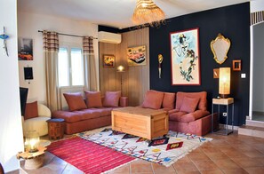 Living area - CHARMING PROVENCAL HOUSE NEAR PONT DU GARD (Estézargues)