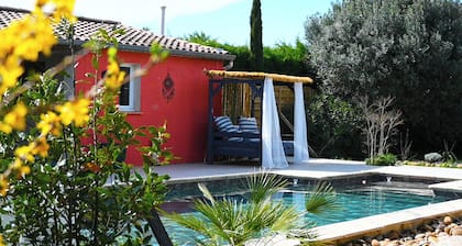 CHARMING PROVENCAL HOUSE NEAR PONT DU GARD