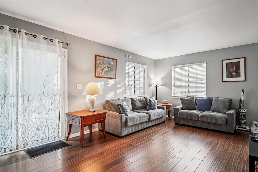 Adorable Home Steps From Navy Stadium! - Arnold, MD