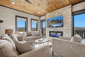 Smart TV, fireplace - Resort-Style Mountain Escape with Private Pool & Waterpark Access (Sevierville)