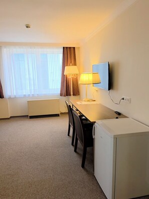 ラグジュアリー スイート | デスク、ノートパソコン用作業スペース、アイロン / アイロン台、WiFi (無料)