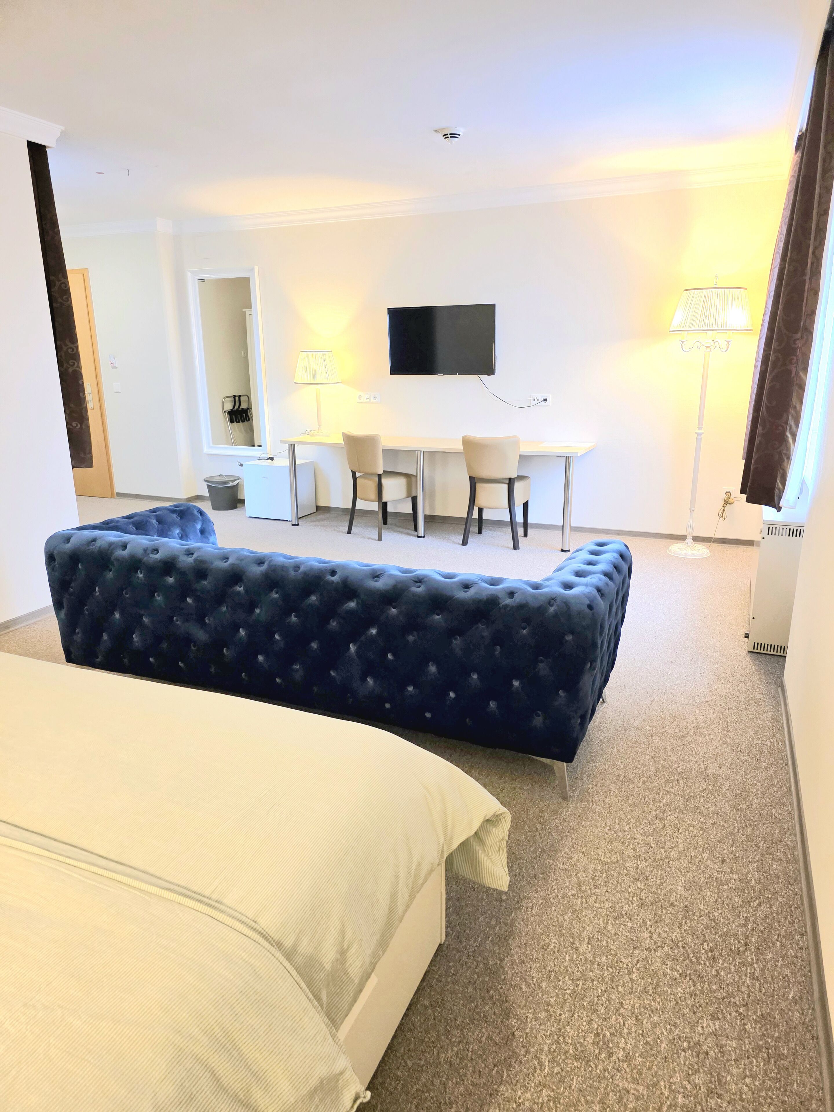 Deluxe-suite | Skrivebord, arbejdsområde til bærbare computere, strygejern/strygebræt