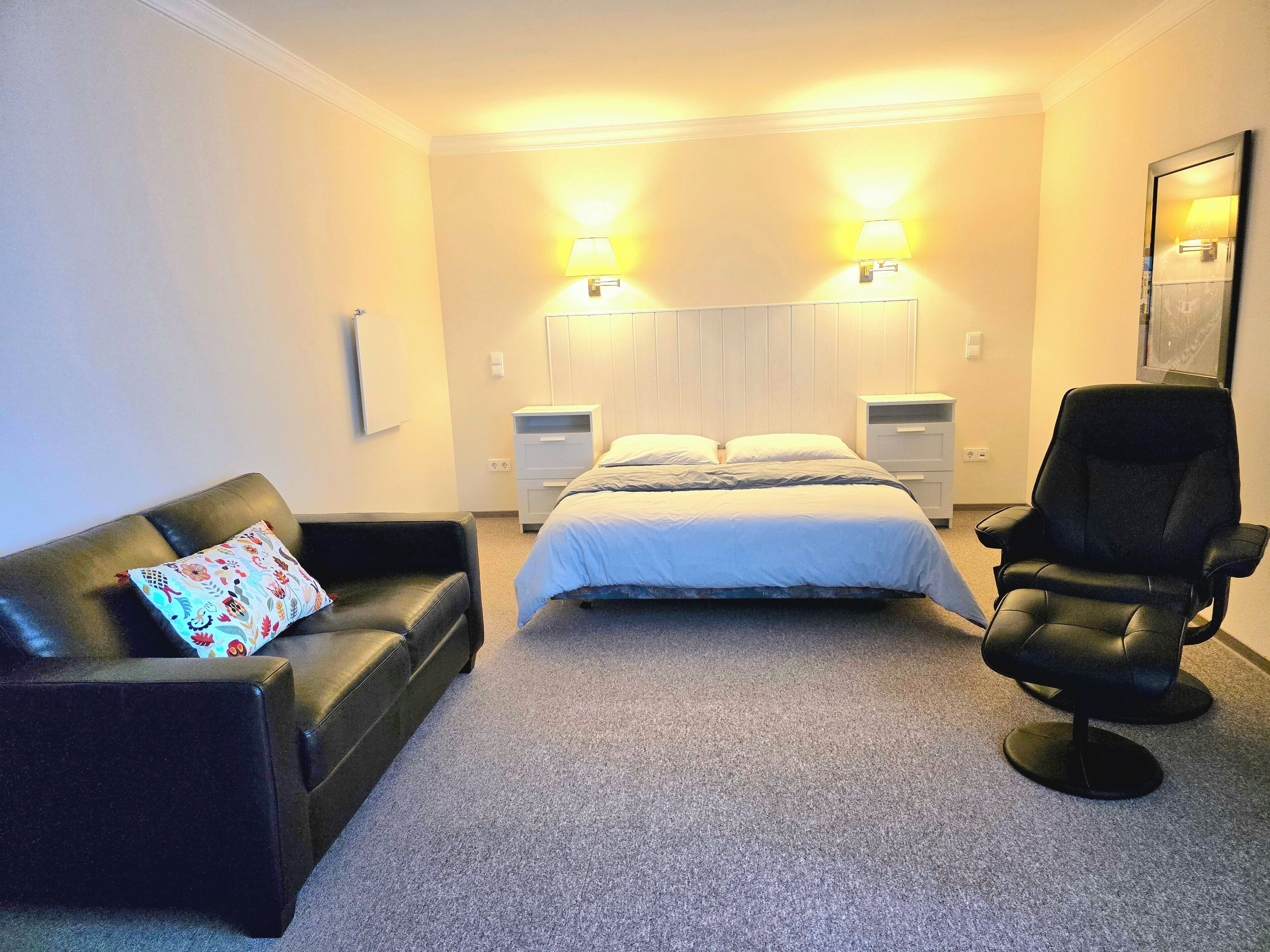 Luxury-Suite | Schreibtisch, laptopgeeigneter Arbeitsplatz, Bügeleisen/Bügelbrett