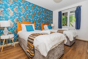 3 dormitorios, tabla de planchar con plancha, Internet y ropa de cama