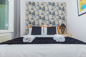 3 dormitorios, tabla de planchar con plancha, Internet y ropa de cama