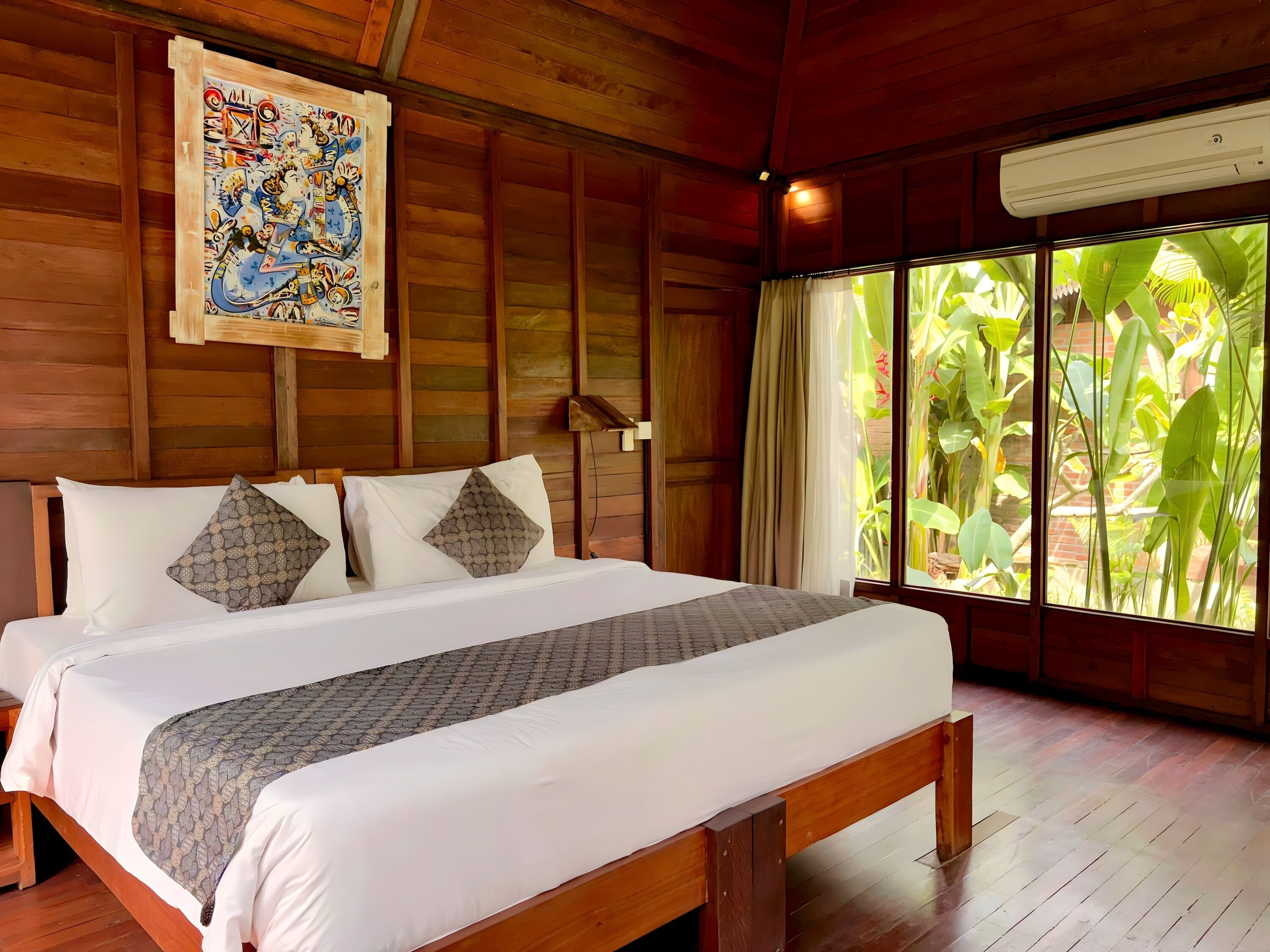 Deluxe Cottage, Balcony, Garden View | Desk, free WiFi