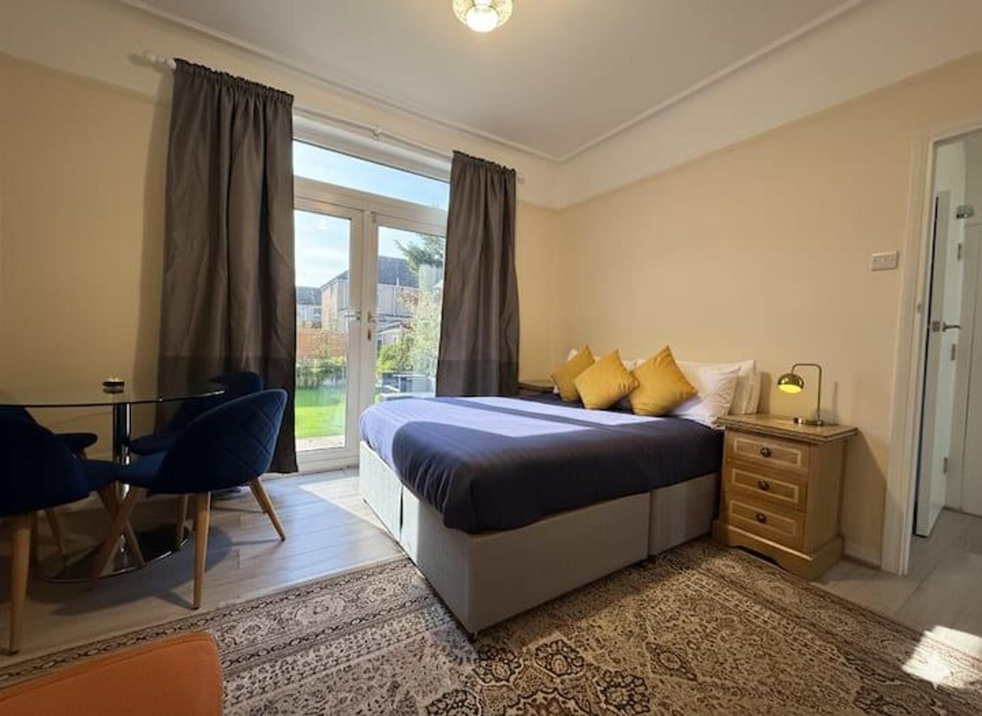 4 bedrooms, iron/ironing board, free WiFi, bed sheets