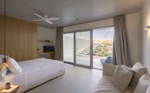 5 bedrooms, iron/ironing board, Internet, bed sheets - With five generously sized bedrooms (Paros)