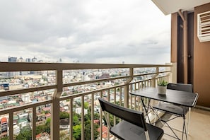 Balcony - Stylish Condo - Cozy Urban Living (Pasay)