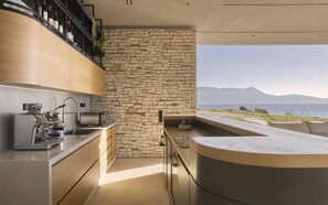 Fridge, microwave, oven, stovetop - With three generously sized bedrooms (Meganisi)