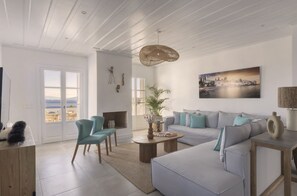 TV, DVD player, ping pong, stereo - With 7 spacious bedrooms and 7 elegantly designed bathrooms (Spetses)