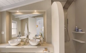 Shower, hair dryer, towels - With 7 spacious bedrooms and 7 elegantly designed bathrooms (Spetses)