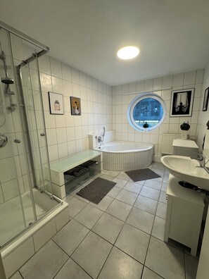 Handtücher, Toilettenpapier